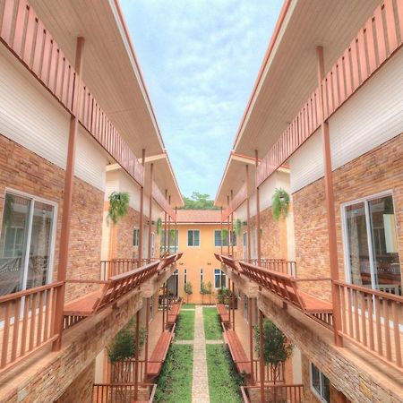 Отель Rak Na Khaoyai Му-Си Экстерьер фото